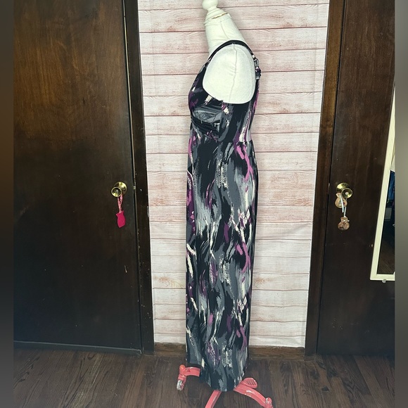 Beautiful maxi dress - Picture 2 of 6